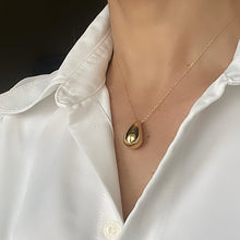 Load image into Gallery viewer, Jenn water drop necklace
