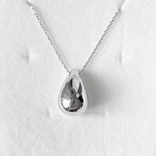 Load image into Gallery viewer, Jenn water drop necklace
