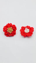 Load image into Gallery viewer, Enilda Flower Earrings
