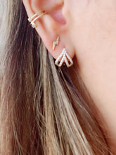 Load image into Gallery viewer, Double V stud Earring

