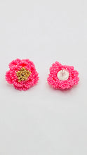 Load image into Gallery viewer, Enilda Flower Earrings
